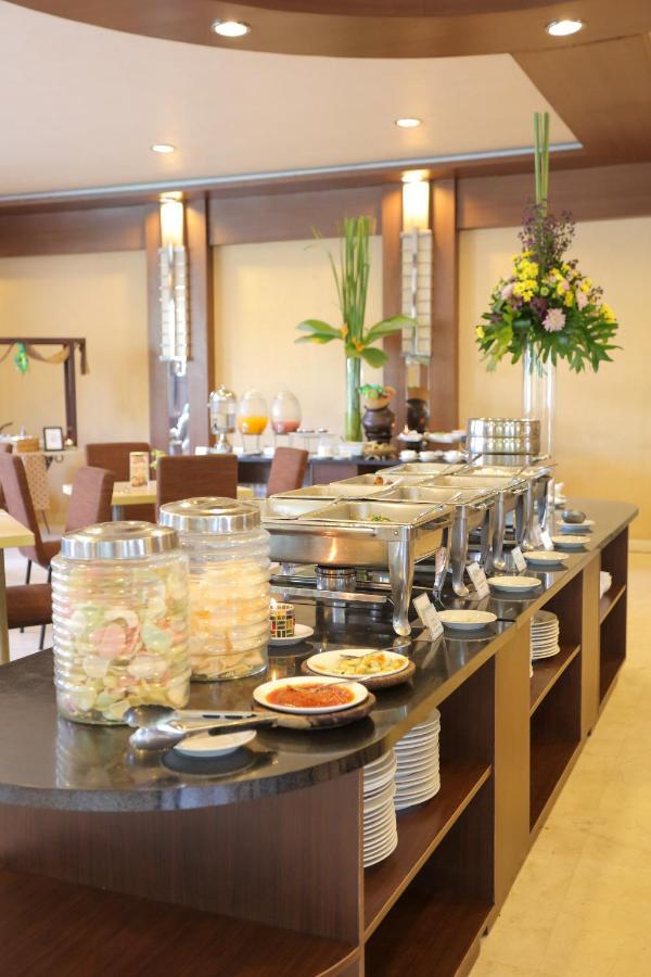 Country Heritage Hotel Сурабая Екстериор снимка